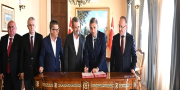 MANAVGAT'TA HAYIRSEVERLERDEN 2 YENİ OKUL İÇİN PROTOKOL İMZALANDI