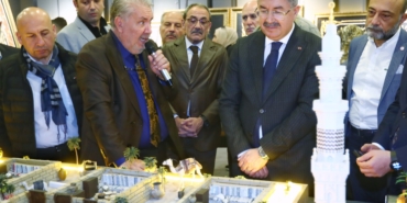MUKADDES EMANETLER VE KÂBE ÖRTÜLERİ SERGİSİ AÇILDI