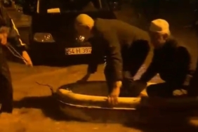 NAMAZ SONRASI CAMİDE MAHSUR KALAN İMAM VE CEMAAT BOTLA TAŞINDI