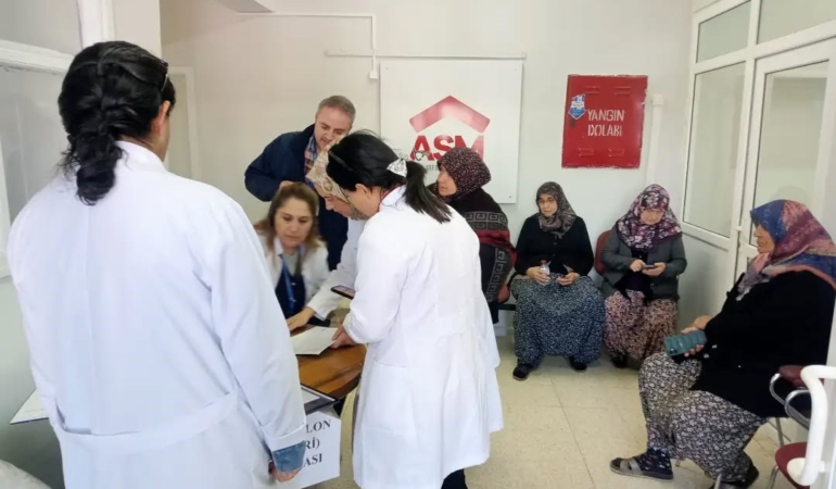 NİĞDE'DE SAĞLIK HİZMETLERİ VATANDAŞLARIN AYAĞINA GÖTÜRÜLDÜ