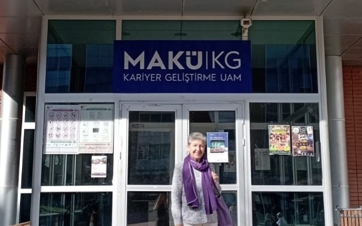 'OKUMANIN YAŞI YOK' DEDİ 62 YAŞINDA ÜNİVERSİTEYE BAŞLADI