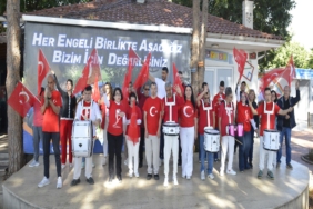 ÖZEL BİREYLERDEN CUMHURİYET COŞKUSU