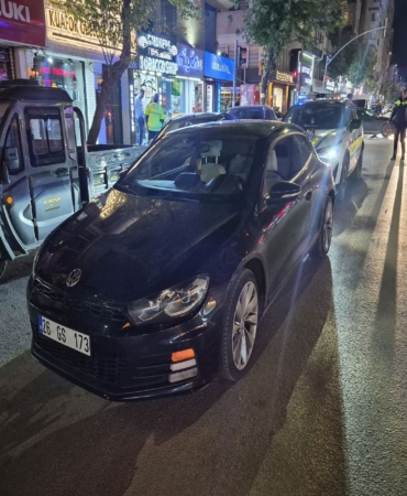 POLİSE MUKAVEMET GÖSTEREN ARAÇ SÜRÜCÜSÜ GÖZALTINA ALINDI