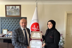 SALİHLİ'DE HAFIZLAR BELGELERİNE KAVUŞTU
