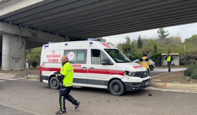 SAMSUN'DA AMBULANS İLE YOLCU MİNİBÜSÜ ÇARPIŞTI