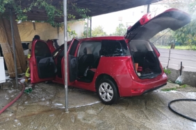 SİNOP'TA ARACINI YIKAYAN SÜRÜCÜNÜN OTOMOBİLİ ALEV ALDI