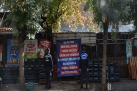 SON KULLANMA TARİHİ GEÇMİŞ ÜRÜN SATAN 2 MARKET KAPATILDI