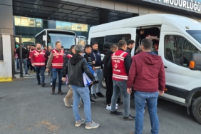 TEKİRDAĞ MERKEZLİ 18 İLDE DEV OPERASYON: 433 MİLYON LİRALIK DOLANDIRICILIK AĞI DEŞİFRE EDİLDİ ARAÇ SATIŞ İLANIYLA 433 MİLYON LİRALIK VURGUN: 18 İLDE OPERASYON