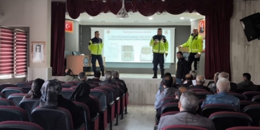 TOMARZA'DA TAŞIMALI EĞİTİM SERVİS ŞOFÖRLERİNE ÖĞRENCİ GÜVENLİĞİ EĞİTİMİ