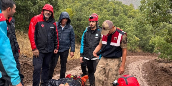 Tunceli’de Yağış Nedeniyle Köyde Mahsur Kalan Hastaya Ekipler Ulaştı