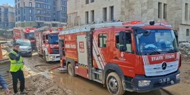 TUZLA'DA ŞANTİYE ALANINDA YANGIN PANİĞİ