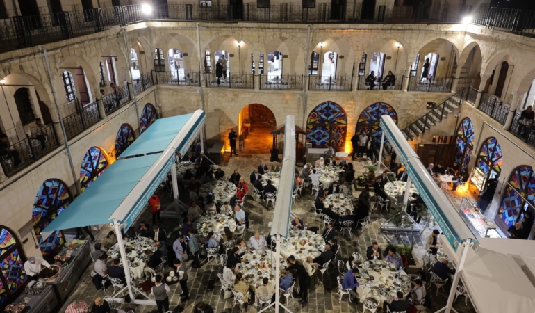 UNESCO MÜZİK ŞEHİRLERİ TOPLANTISI TARİHİ BARUTÇU HANI'NDA SIRA GECESİYLE SONA ERDİ