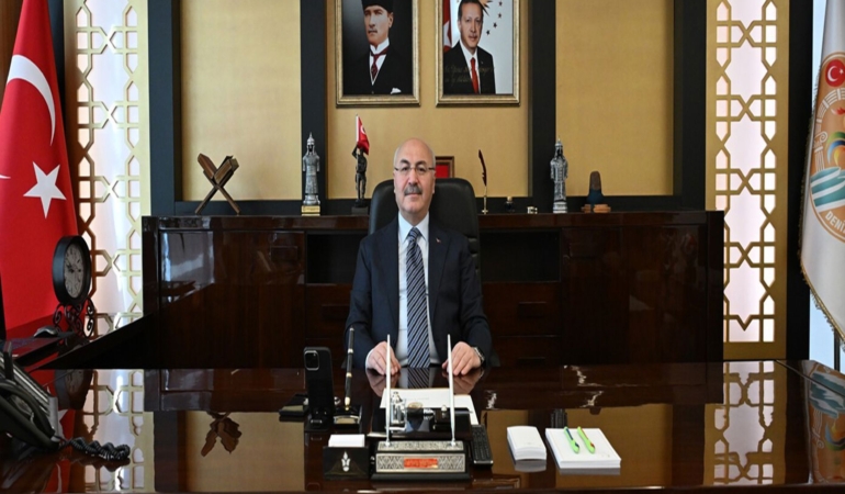 VALİ KÖŞGER; "CUMHURİYET BAĞIMSIZLIK VE ORTAK GELECEĞİMİZİN EN GÜÇLÜ TEMİNATIDIR"