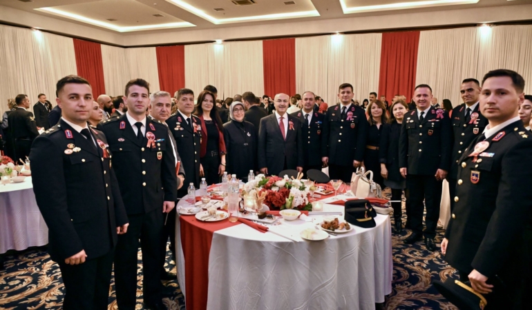 VALİ KÖŞGER;  "İSTİKBALDE DAHA İDDİALI BİR TÜRKİYE HEDEFİYLE YÜRÜYECEĞİZ"