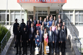 VALİ KÖŞGER'DEN DENİZLİ'NİN ÜRETİM MERKEZİ ÇAMELİ'YE ÖVGÜ DENİZLİ VALİSİ KÖŞGER, ÇAMELİ İLÇESİNİN DOĞASINA HAYRAN KALDI