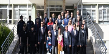 VALİ KÖŞGER'DEN DENİZLİ'NİN ÜRETİM MERKEZİ ÇAMELİ'YE ÖVGÜ DENİZLİ VALİSİ KÖŞGER, ÇAMELİ İLÇESİNİN DOĞASINA HAYRAN KALDI