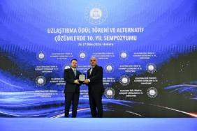 VAN CUMHURİYET BAŞSAVCISI OSMAN KARA'YA 'UZLAŞTIRMA BAŞARI ÖDÜLÜ'