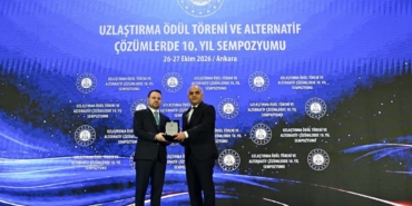 VAN CUMHURİYET BAŞSAVCISI OSMAN KARA'YA 'UZLAŞTIRMA BAŞARI ÖDÜLÜ'