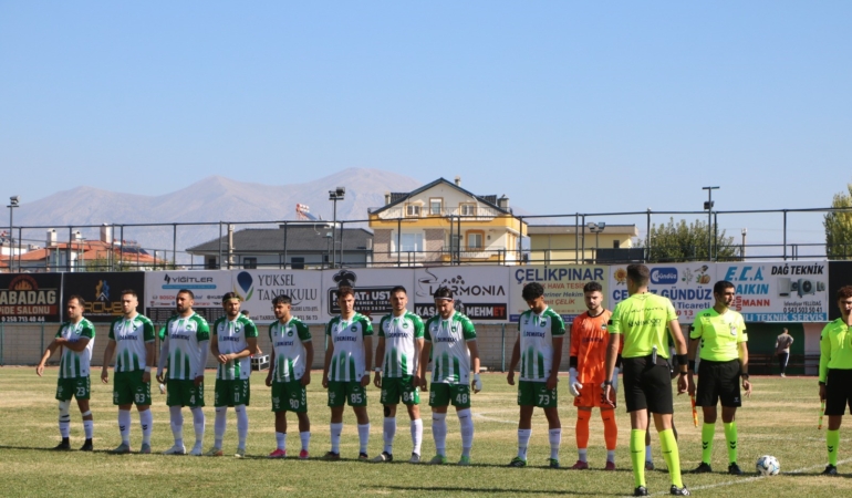 YEŞİL ÇİVRİL BELEDİYESPOR EVİNDE YIKILDI: 0-3