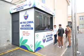 YEŞİLYURT'TA HASTA VE HASTA YAKINLARINA SICAK ÇORBA İKRAMI