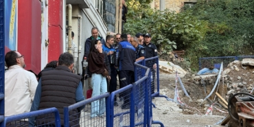 ZONGULDAK'TA BİNA ÇÖKMESİNİN ARDINDAN TAHLİYELER SÜRÜYOR: 28 DAİRELİ APARTMAN BOŞALTILDI