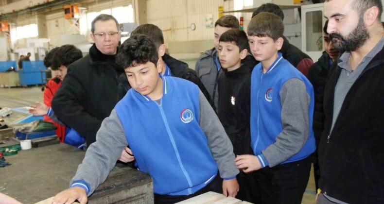 TOBB Kütahya OSB MTAL öğrencileri, sanayi bölgesindeki fabrikaları ziyaret ediyor